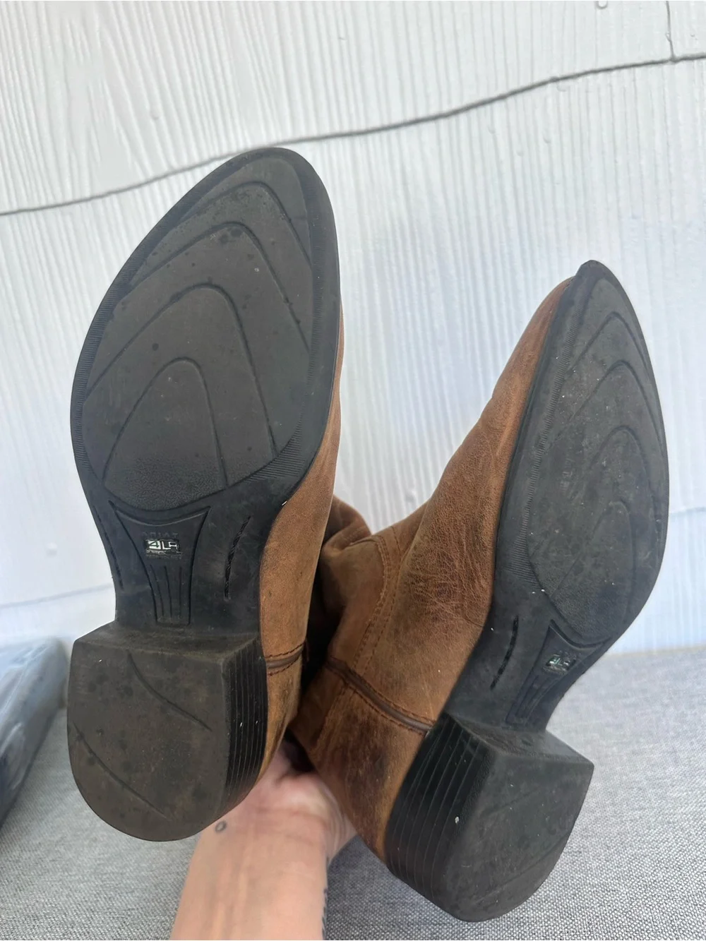 Ariat Kids Size 4 Distressed Brown Leather Western Heritage Boots Girls Pointed
